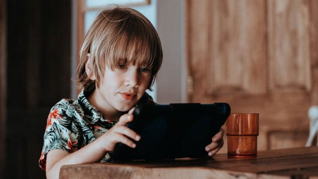 6 Negative Impacts of Technology on Children (And What You Can Do)
