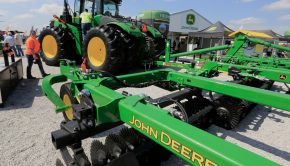 Alabama farmers at odds with manufacturers over right to repair technology-driven equipment
