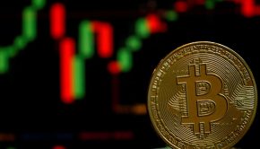 Bitcoin falls 8.6% to $32,540