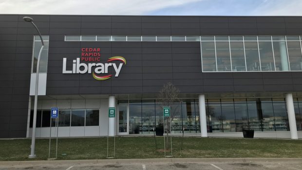 Cedar Rapids Library receives grant, using funds to expand mobile technology lab - KGAN TV