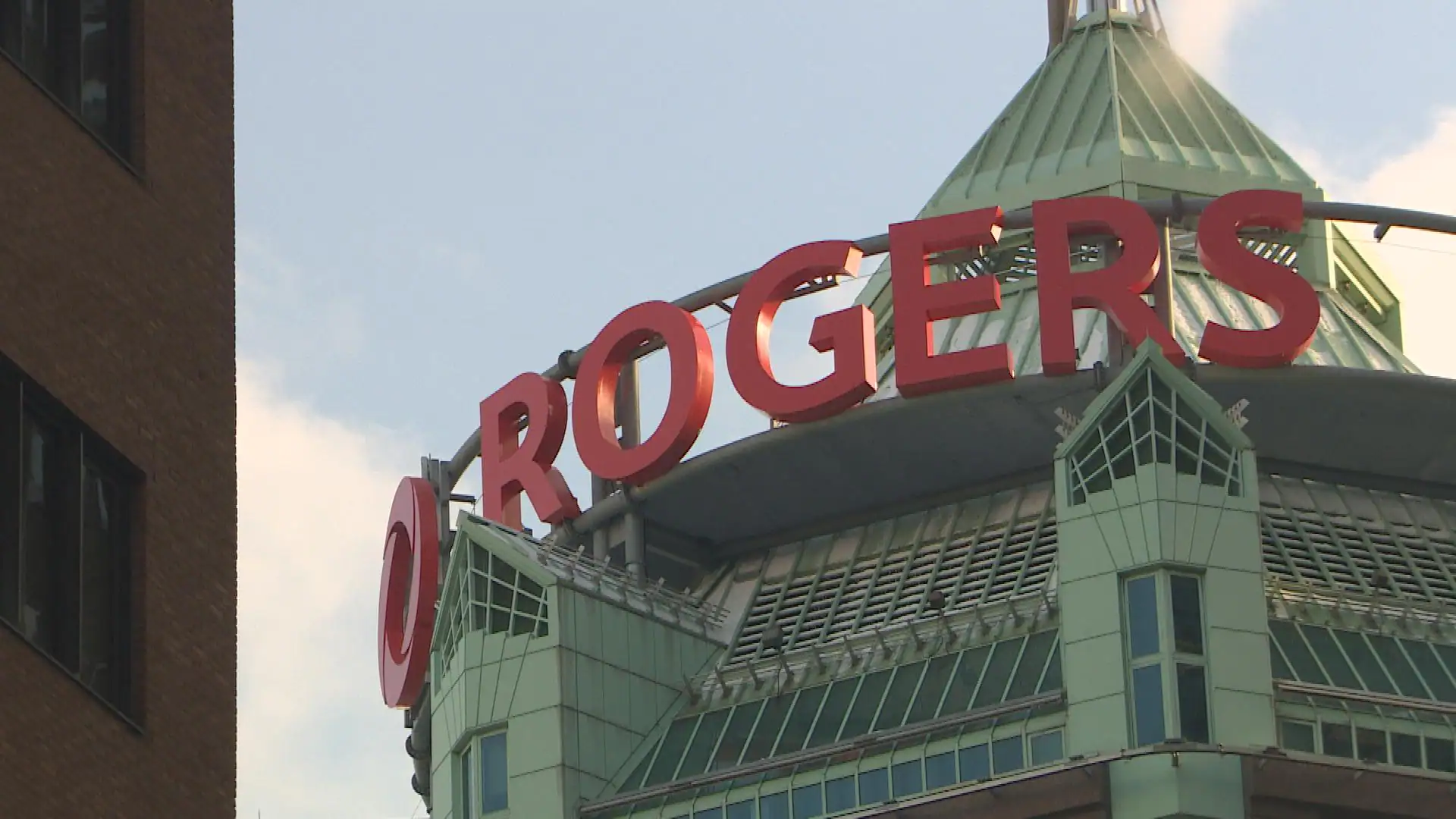Cybersecurity analyst doesn't believe Rogers outage caused by malicious attack - CBC.ca