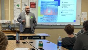 Cybersecurity expert encourages students to pay attention