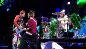Dark Necessities - Red Hot Chili Peppers (live)
