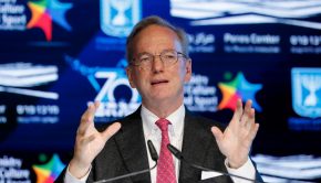 Google's Eric Schmidt Shares Lessons From Guru of Silicon Valley