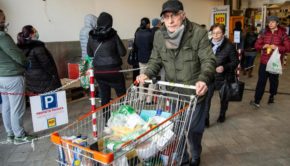 Grocery Stores Institute Special “Elderly Shopping Hours” for Those Most at Risk