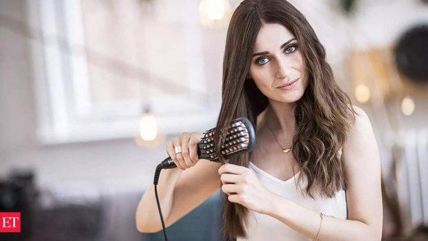 Hair straightening brush: Hair straightening brushes with hair care technology