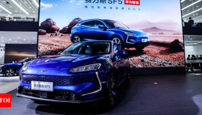Huawei aims to reach driverless car technology in 2025