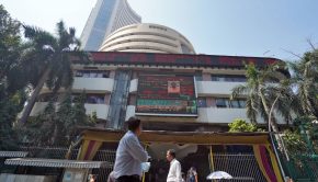 Indian shares end higher lifted by banks, technology