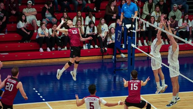 Men’s Volleyball Falls to Springfield in National Semifinal
