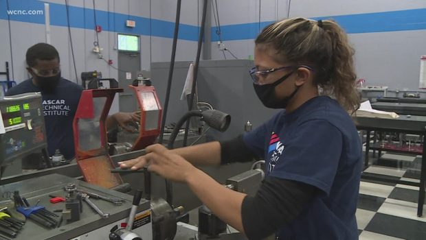 NASCAR Technical Institute using new technology to teach students how to build cars