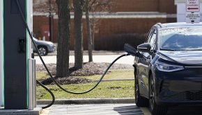 New battery technology key to US electric vehicle push, experts say