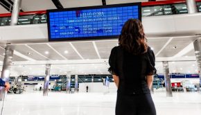 New technology individualizes Delta's public airport screens