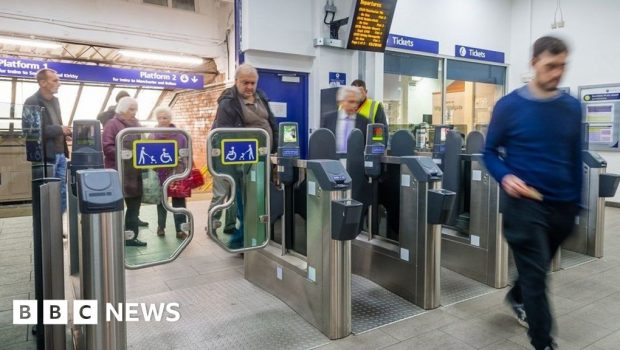 Northern bring in new technology to catch train fare dodgers - BBC