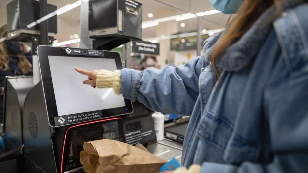 Pandemic, labor shortage has grocers investing more in technology
