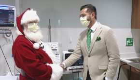 Santa's ready for Christmas after using 'transformational' pain management technology - Fox11online.com
