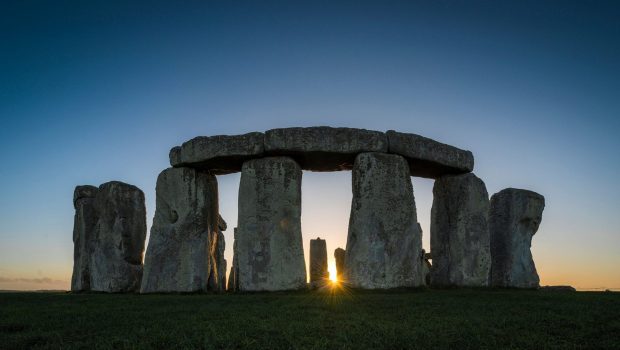 Stonehenge 4500 years past ... a world of belief, technology and connection