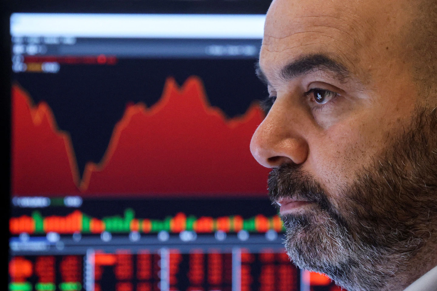 Technology stocks lead Nasdaq much lower on Wall Street