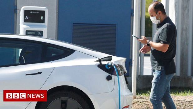 Tesla drivers left unable to start their cars after outage - BBC News