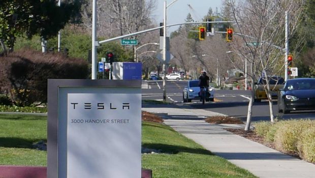 Tesla prepares new Silicon Valley office to recruit AI talent